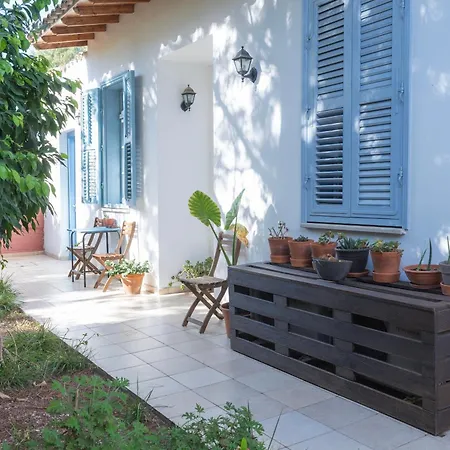 Ananke Bed and Breakfast *