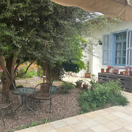 Bed & Breakfast Ananke Nicosia