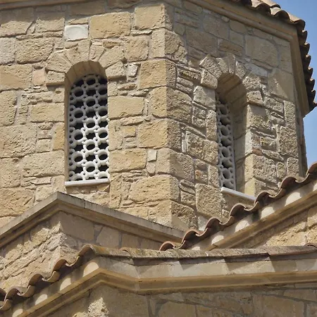 Ananke לינה וארוחת בוקר